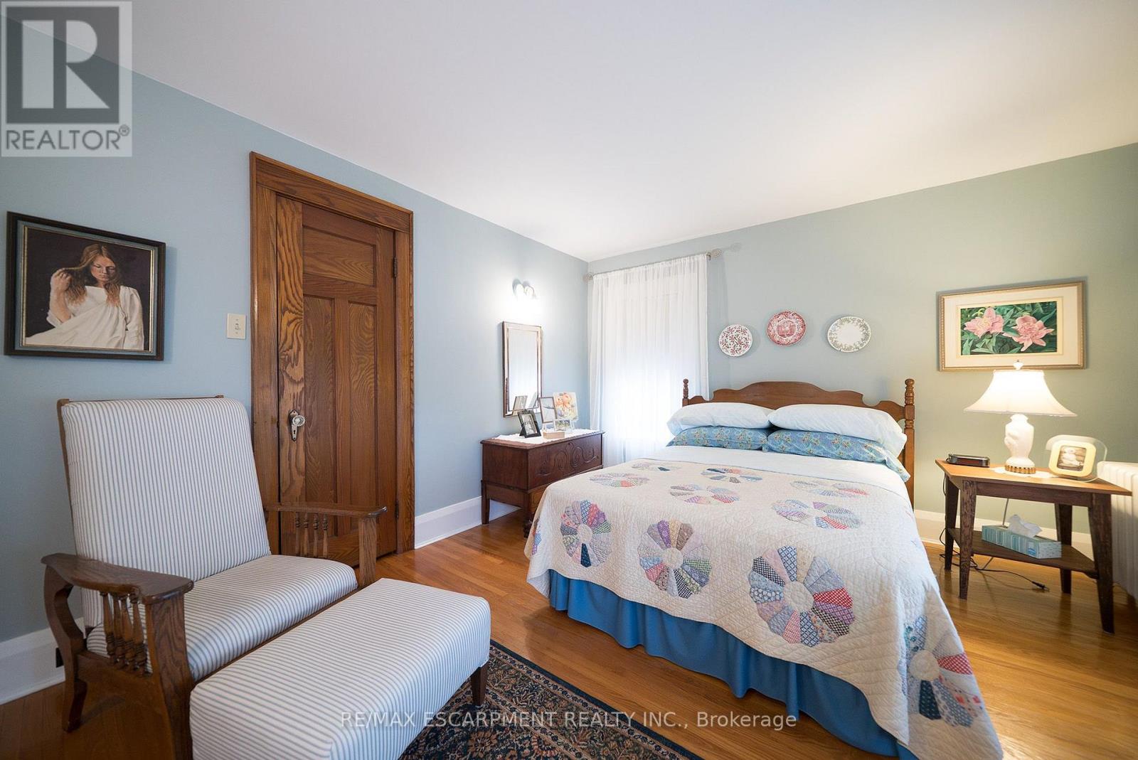 354 West Street W Property Photo 22