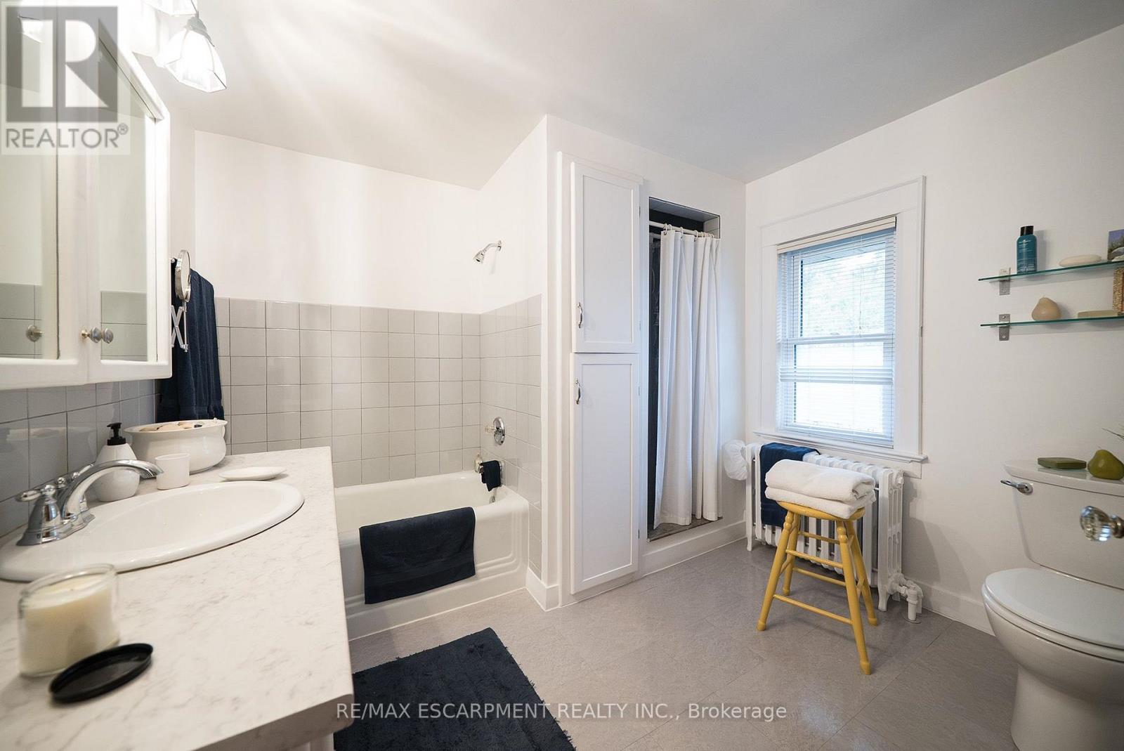 354 West Street W Property Photo 25