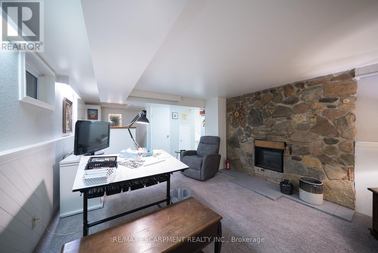 354 West Street W Property Photo 29