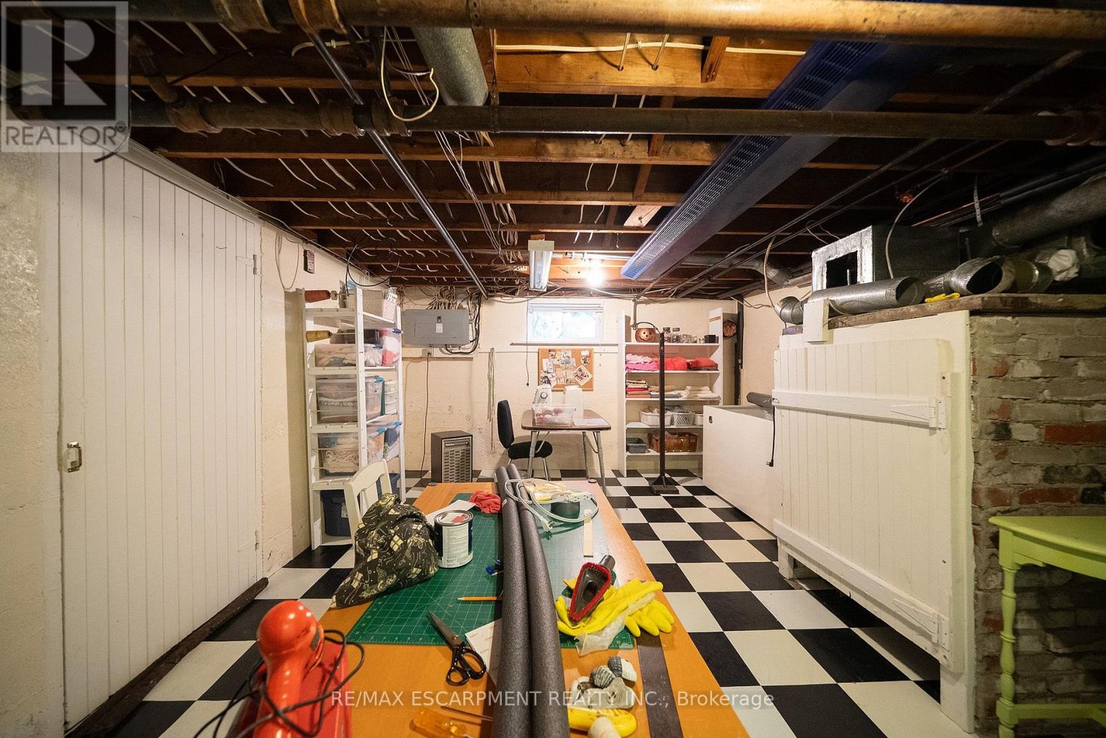354 West Street W Property Photo 31