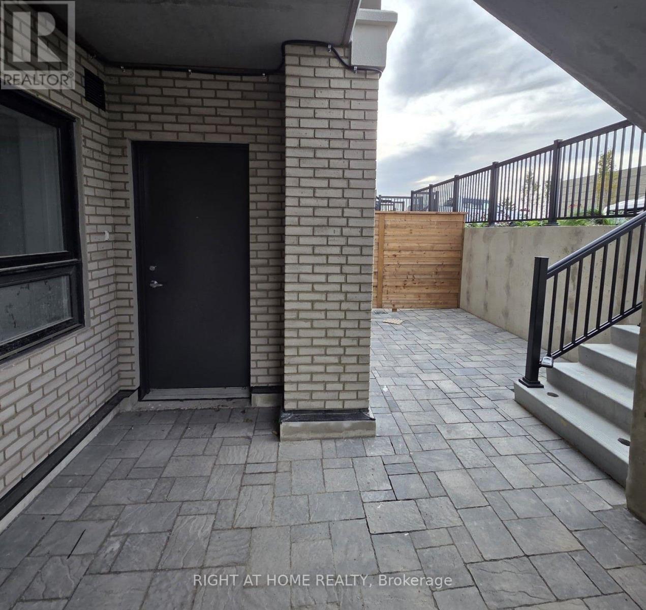 Q8 - 25 PALACE ST STREET Property Photo 1
