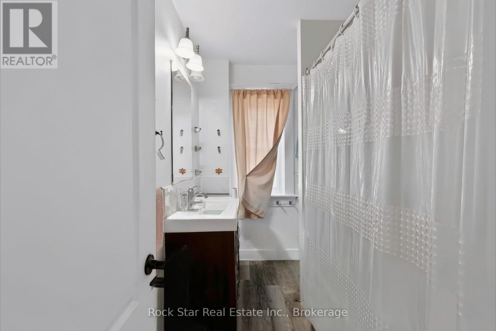 22 Rich Avenue Property Photo 33