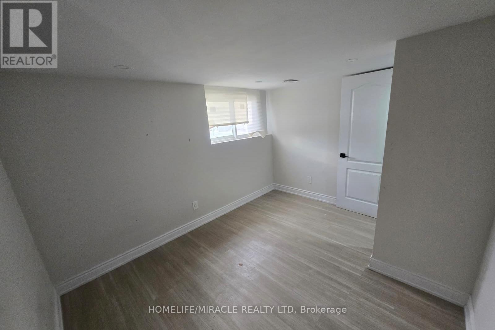 Lower - 209 Greenbrook Drive Property Photo 4