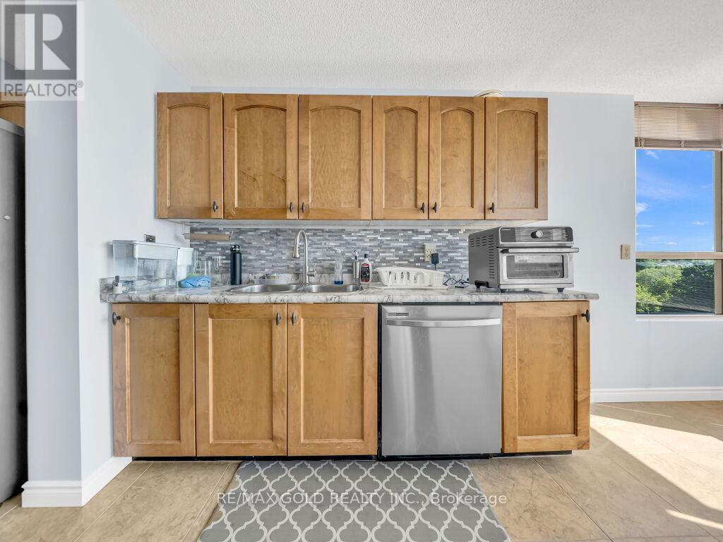 611 - 30 Blue Springs Drive Property Photo 21