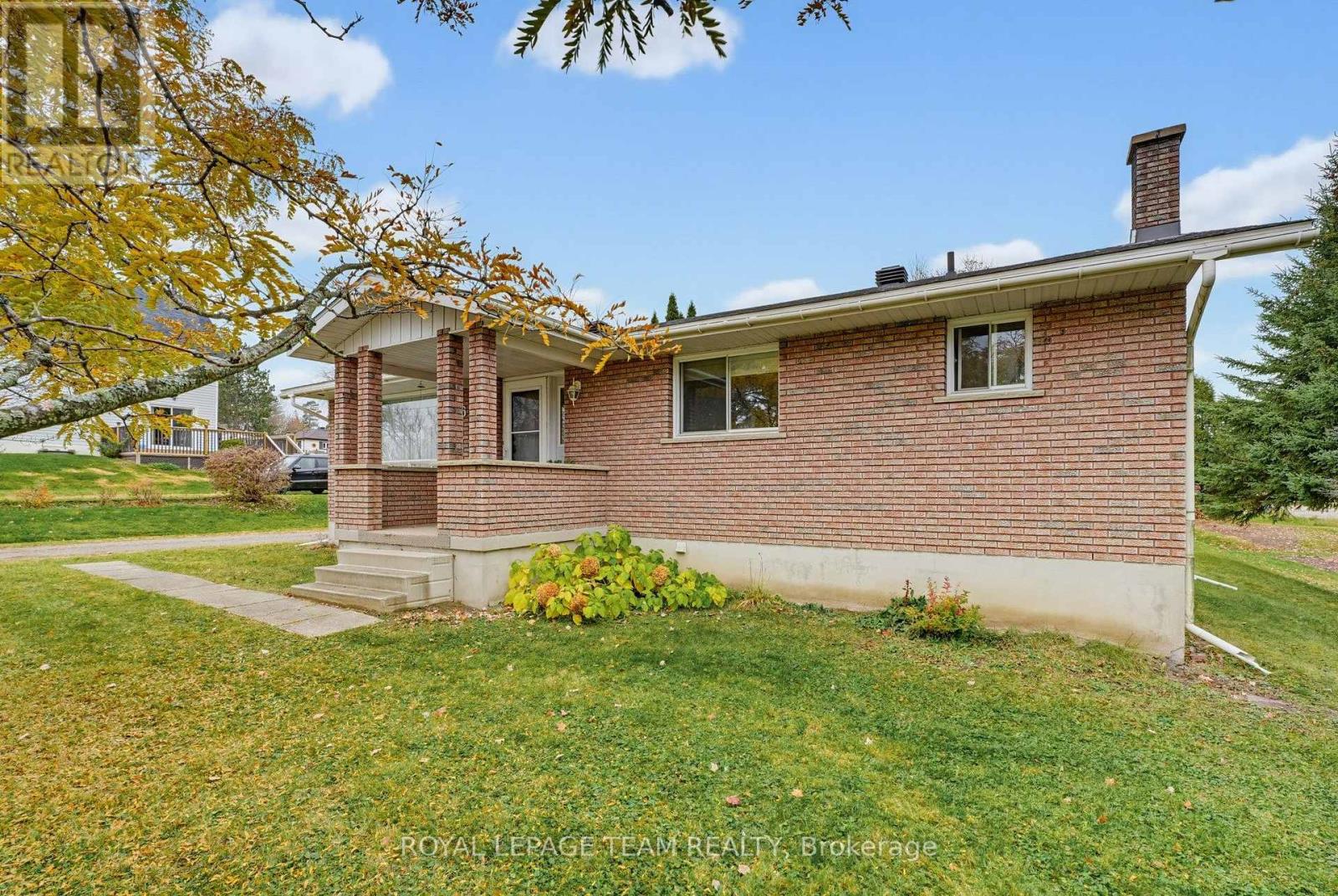 612 Elgin Street Property Photo 4