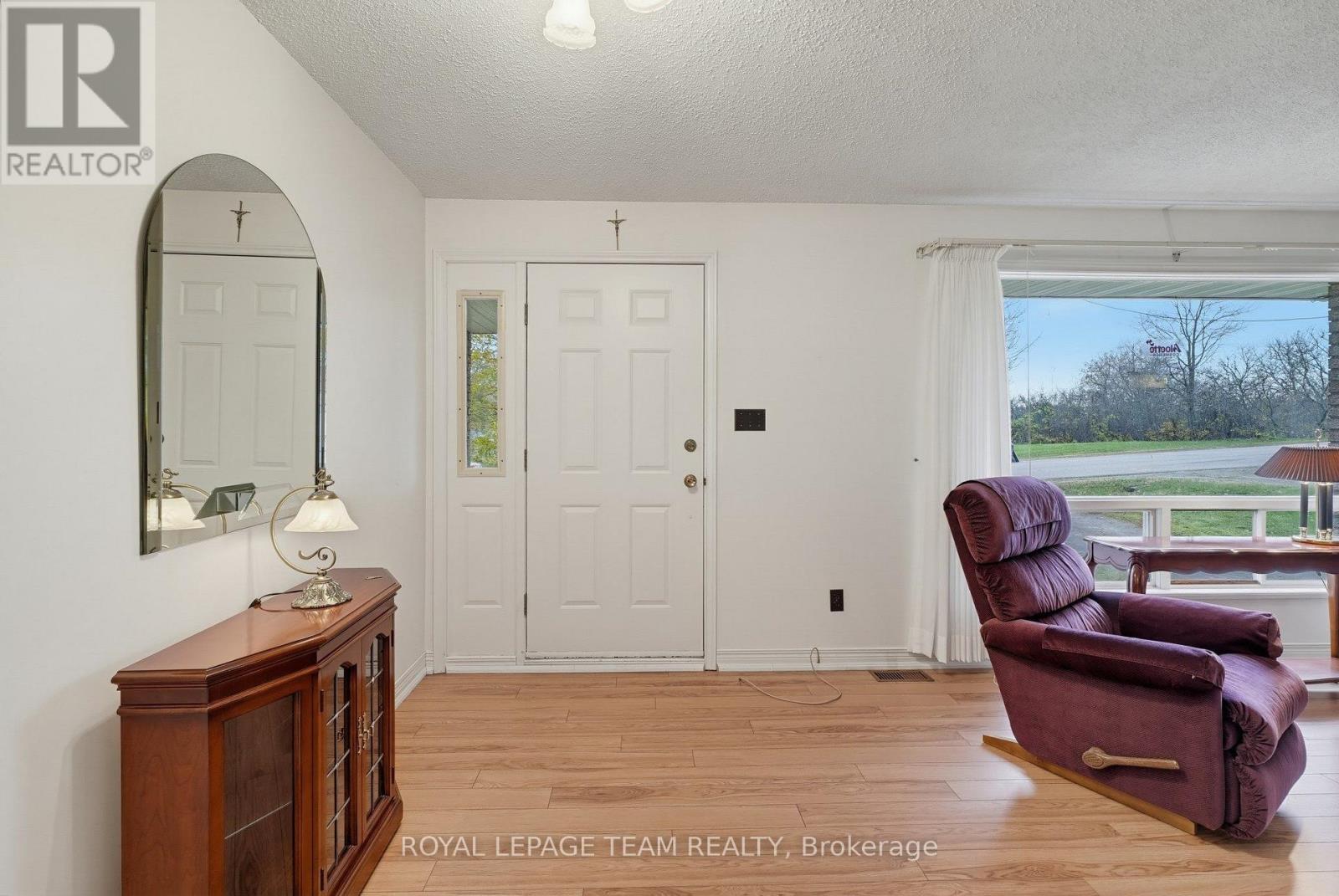 612 Elgin Street Property Photo 6