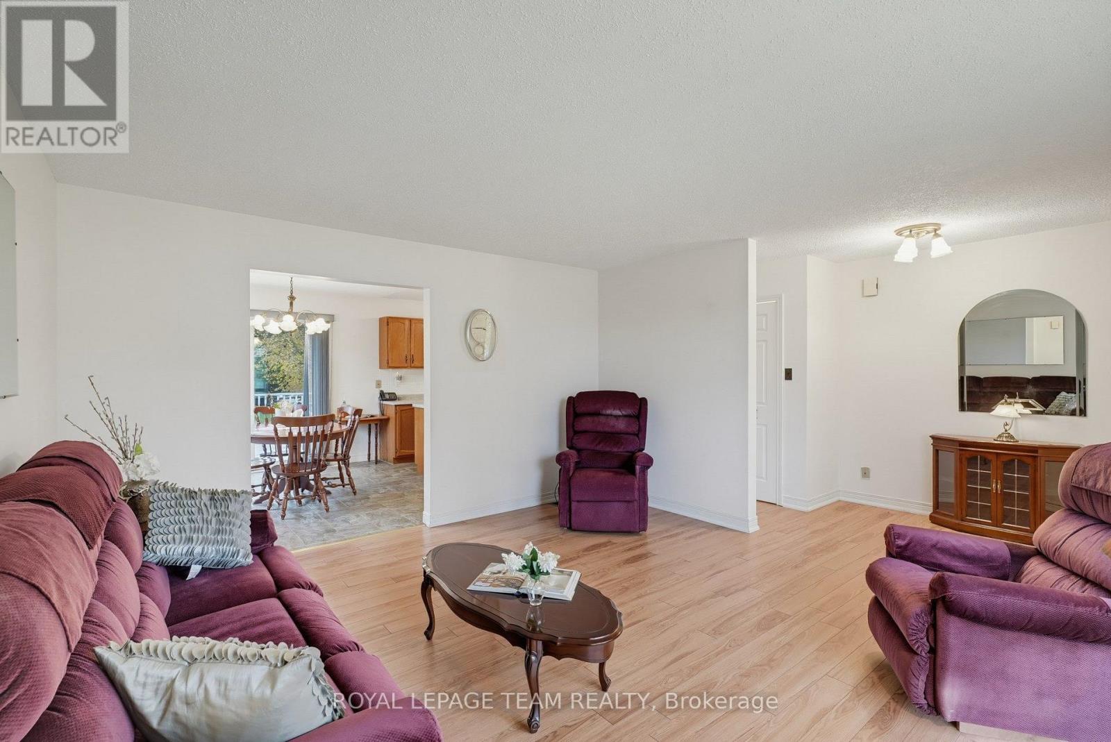 612 Elgin Street Property Photo 9