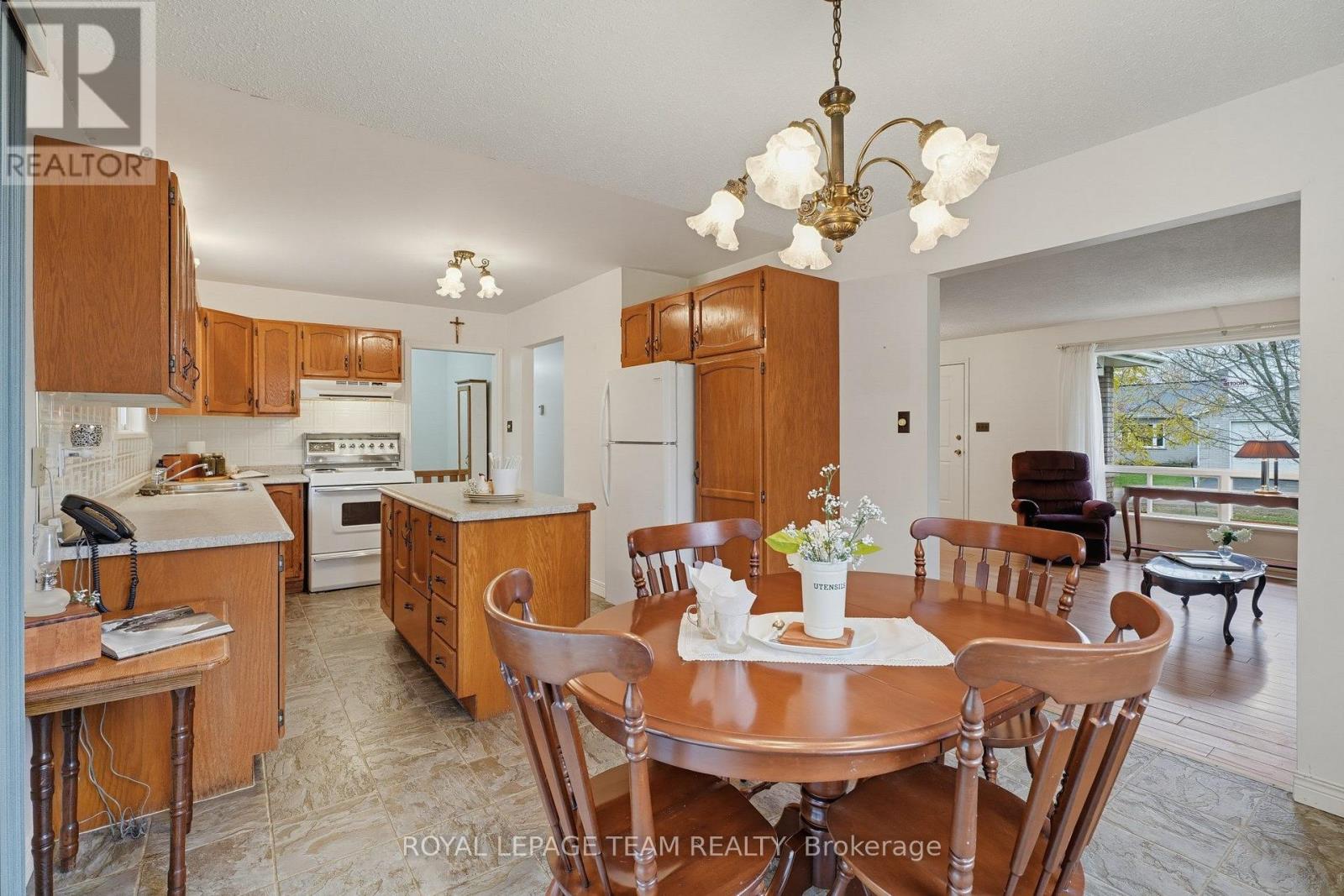 612 Elgin Street Property Photo 11