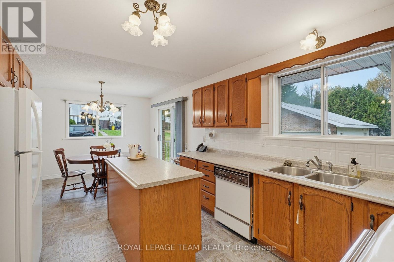 612 Elgin Street Property Photo 13