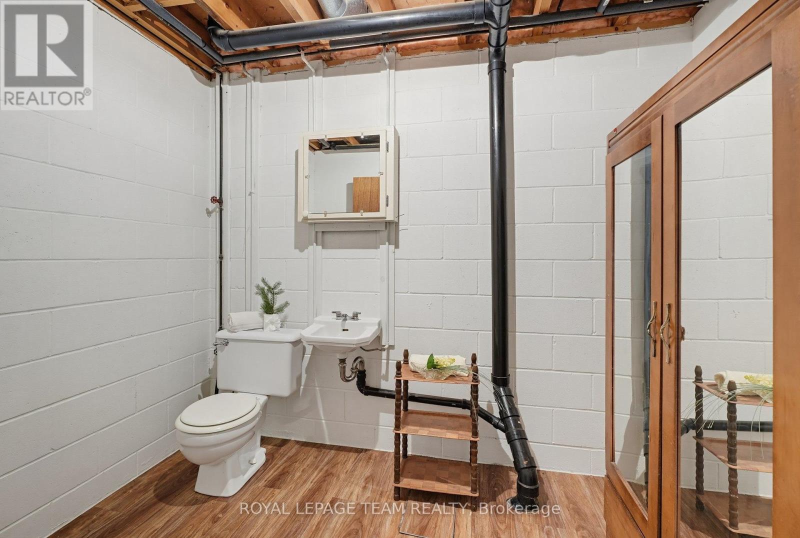 612 Elgin Street Property Photo 27