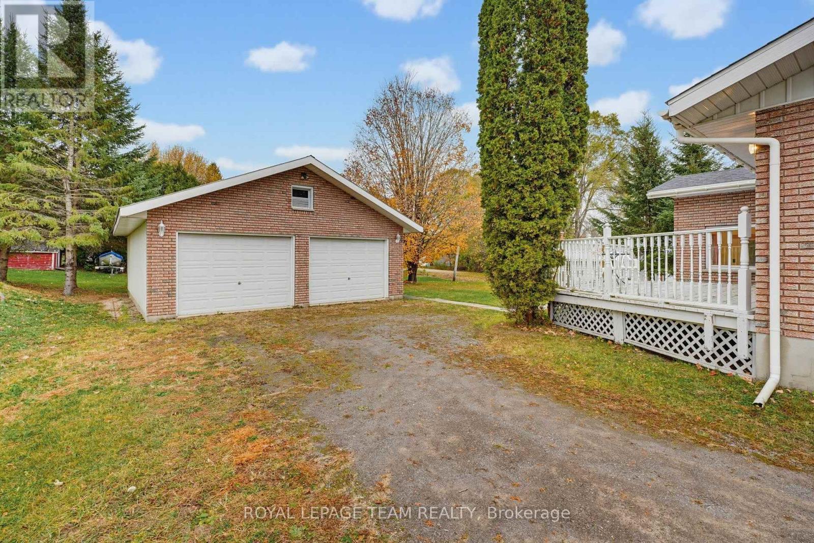 612 Elgin Street Property Photo 32