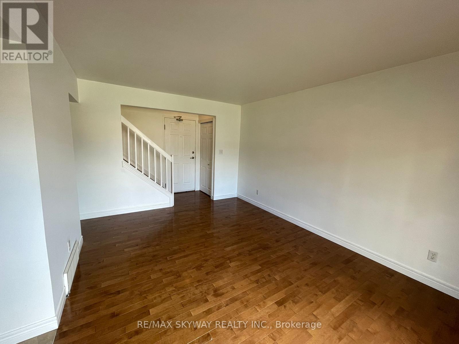 97 - 1730 Columbia Court Property Photo 4