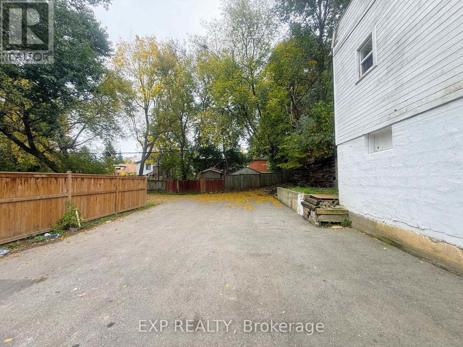 20 Adelaide Street S Property Photo 7