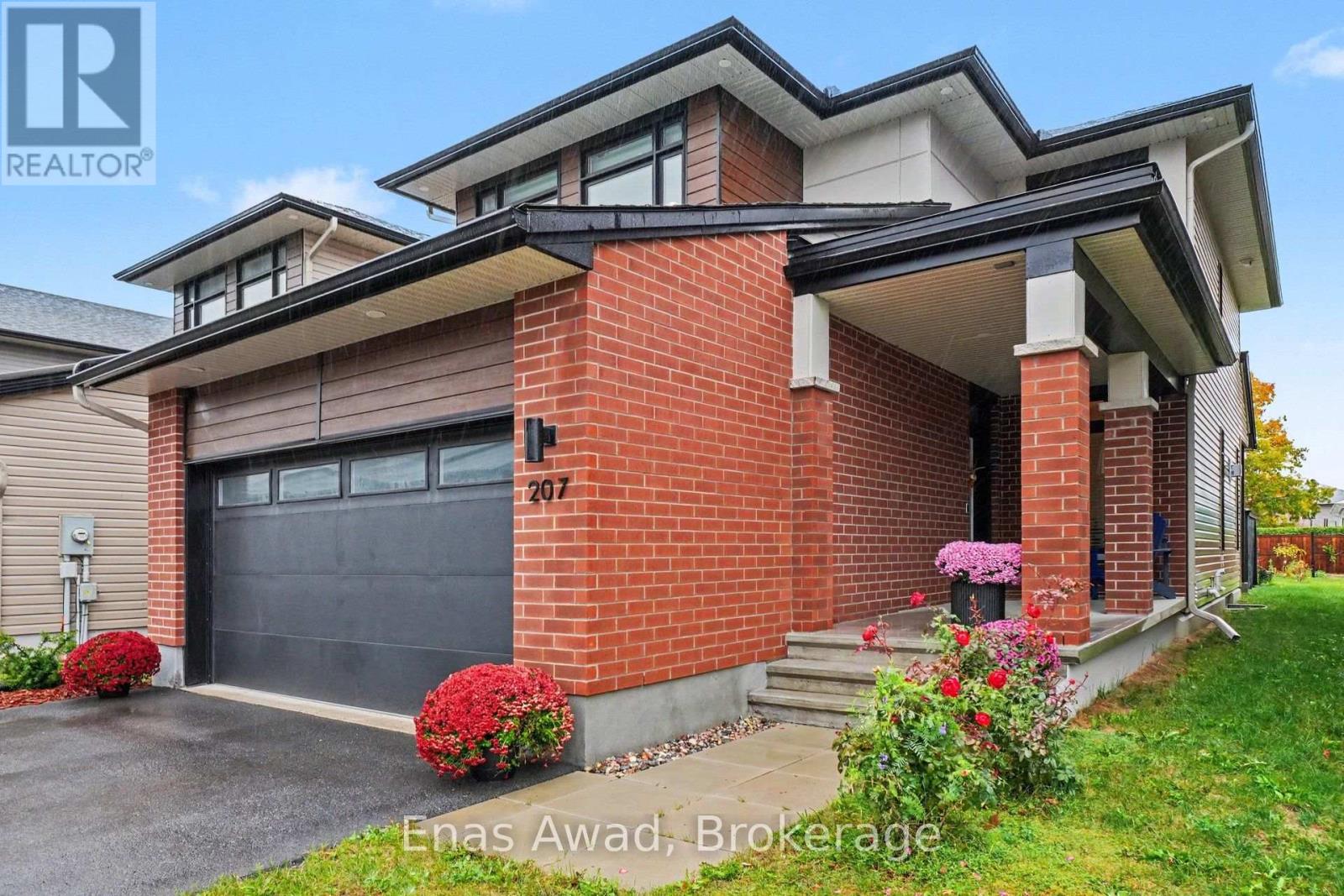 207 Bristol Crescent Property Photo 3