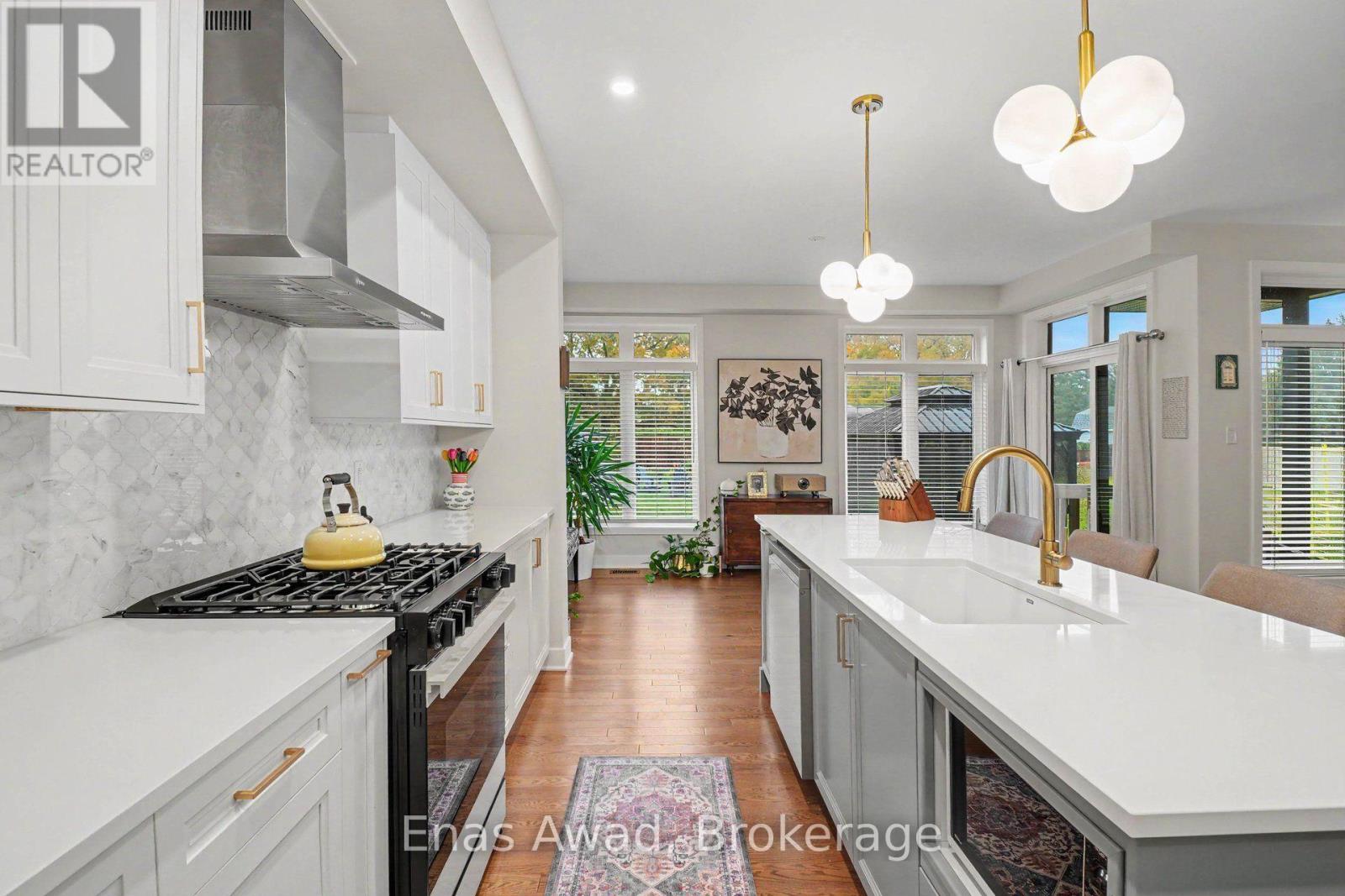 207 Bristol Crescent Property Photo 6