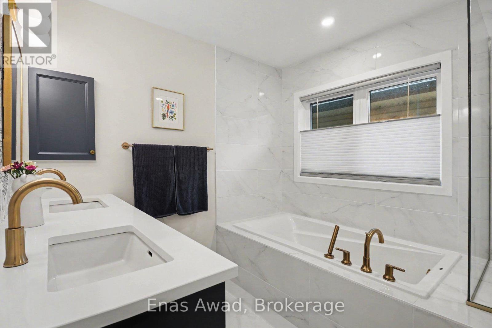 207 Bristol Crescent Property Photo 14