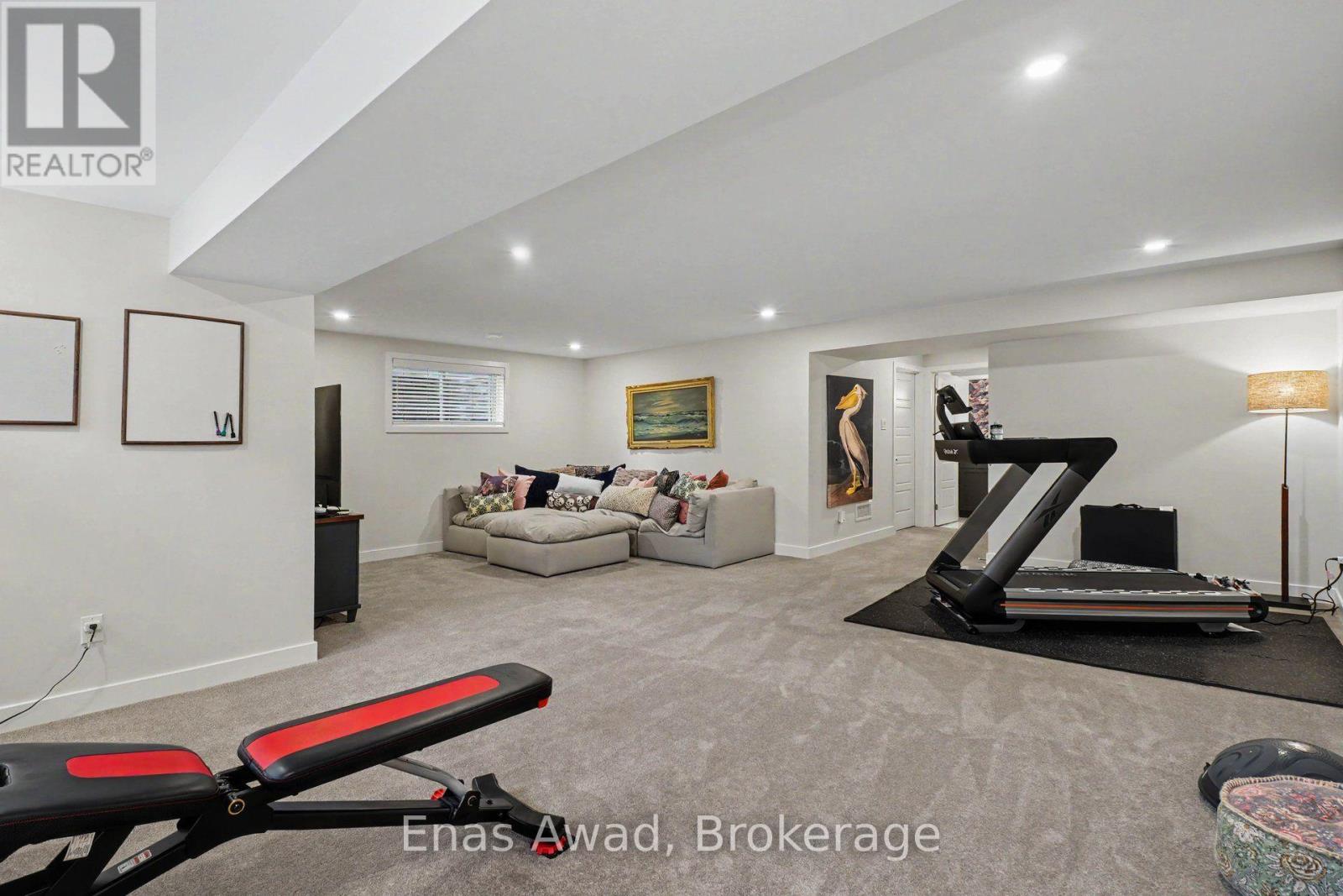 207 Bristol Crescent Property Photo 18