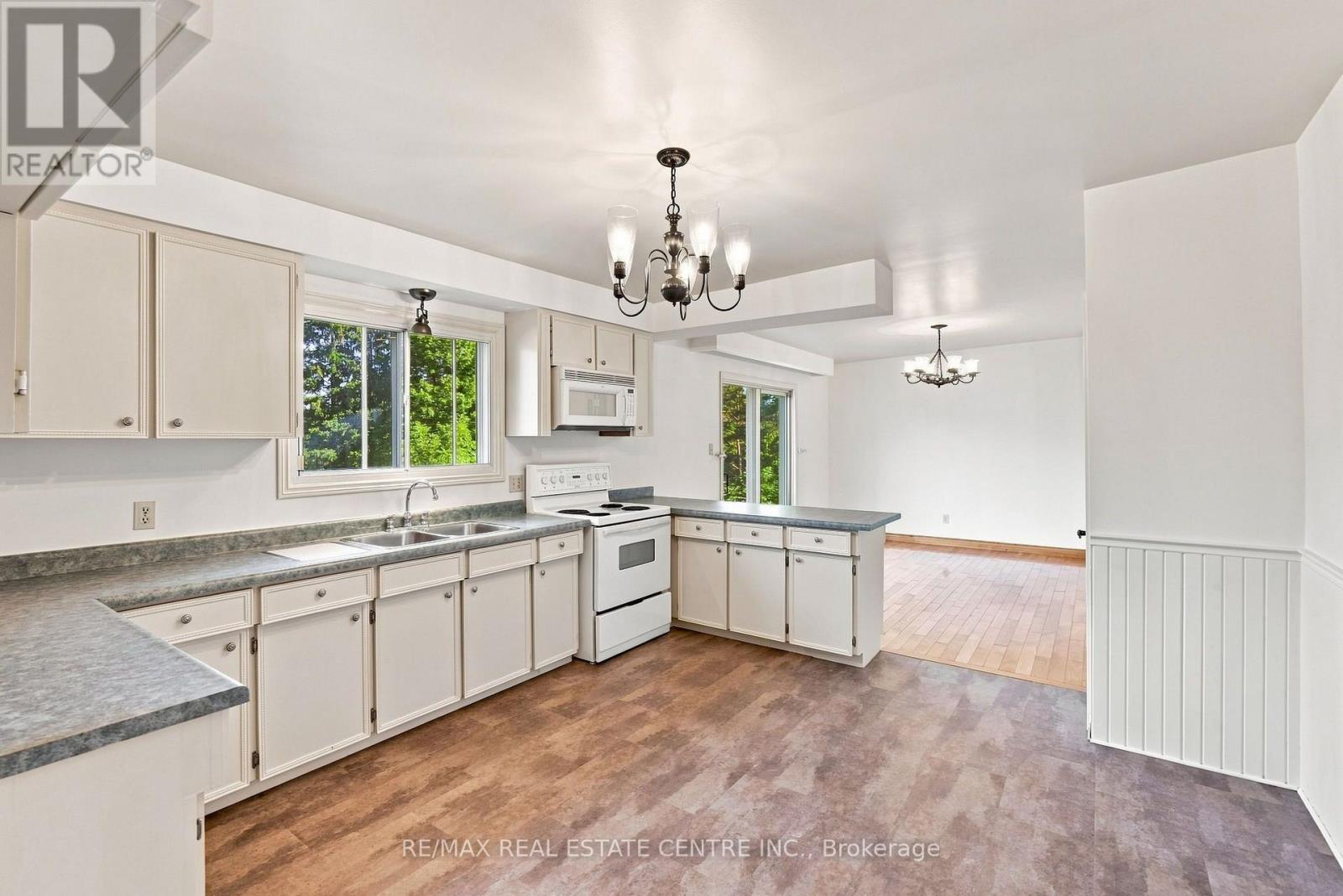 26 Maplewood Drive Property Photo 12