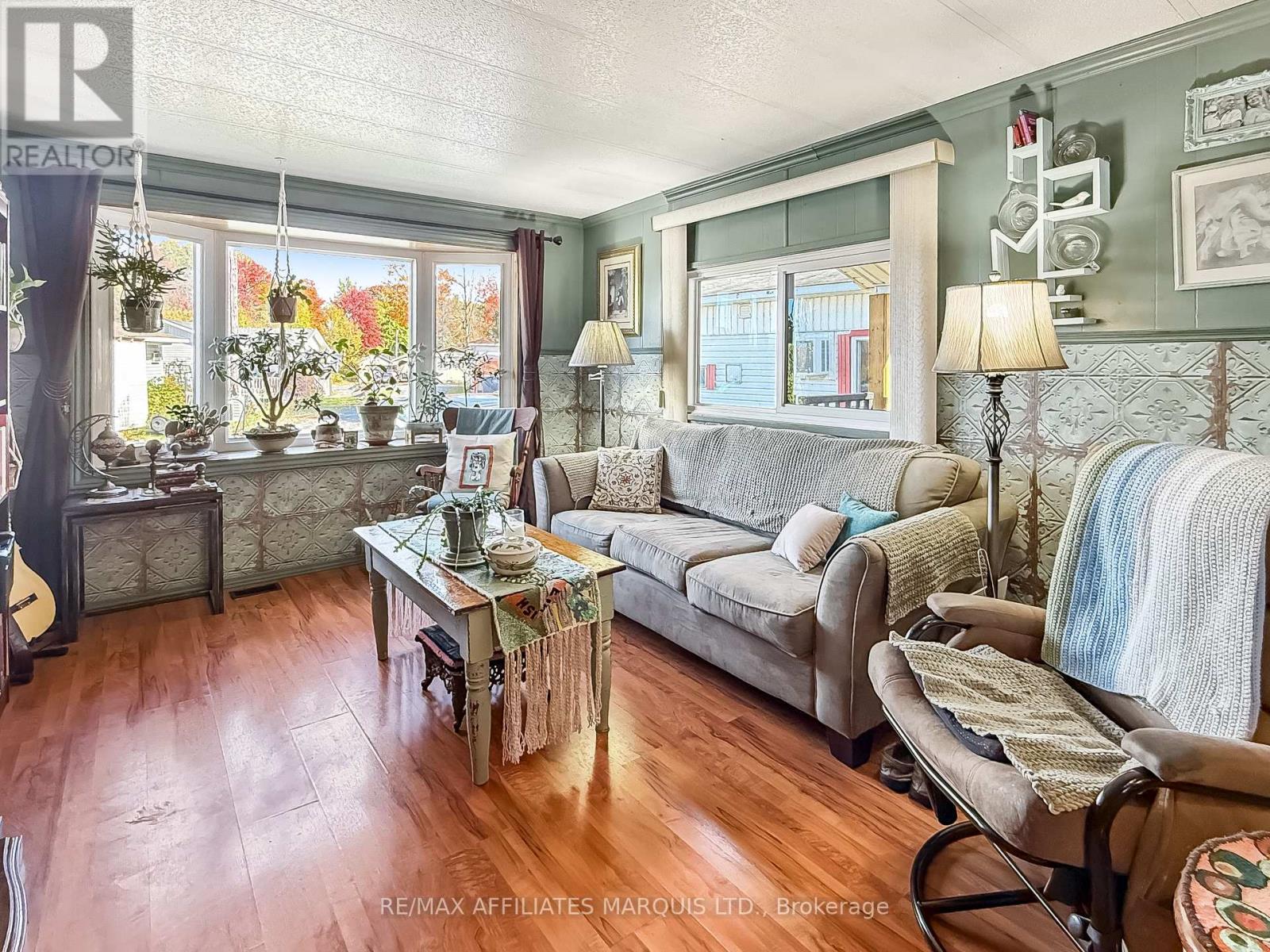 15 - 2155 Tollgate Road W Property Photo 6