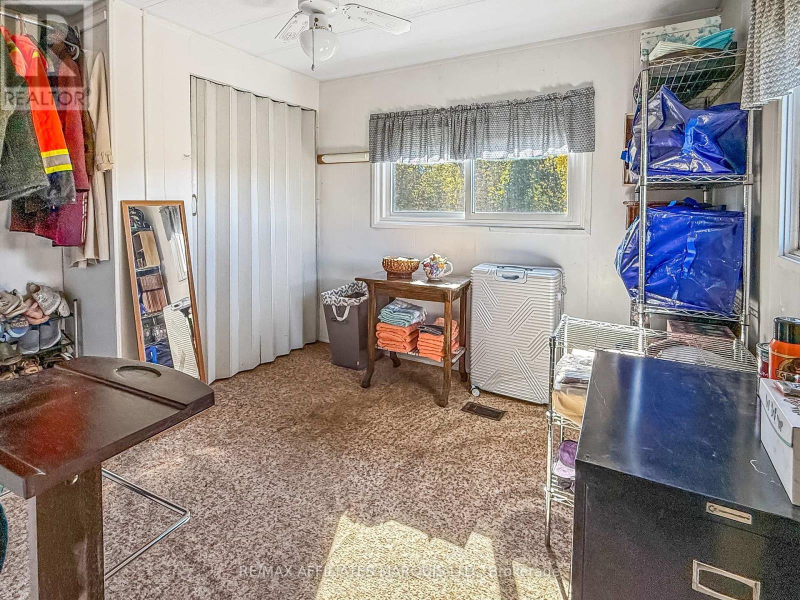 15 - 2155 Tollgate Road W Property Photo 16