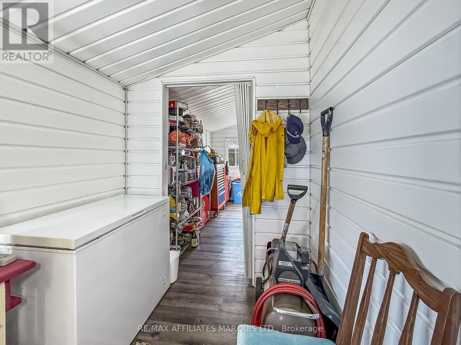15 - 2155 Tollgate Road W Property Photo 18