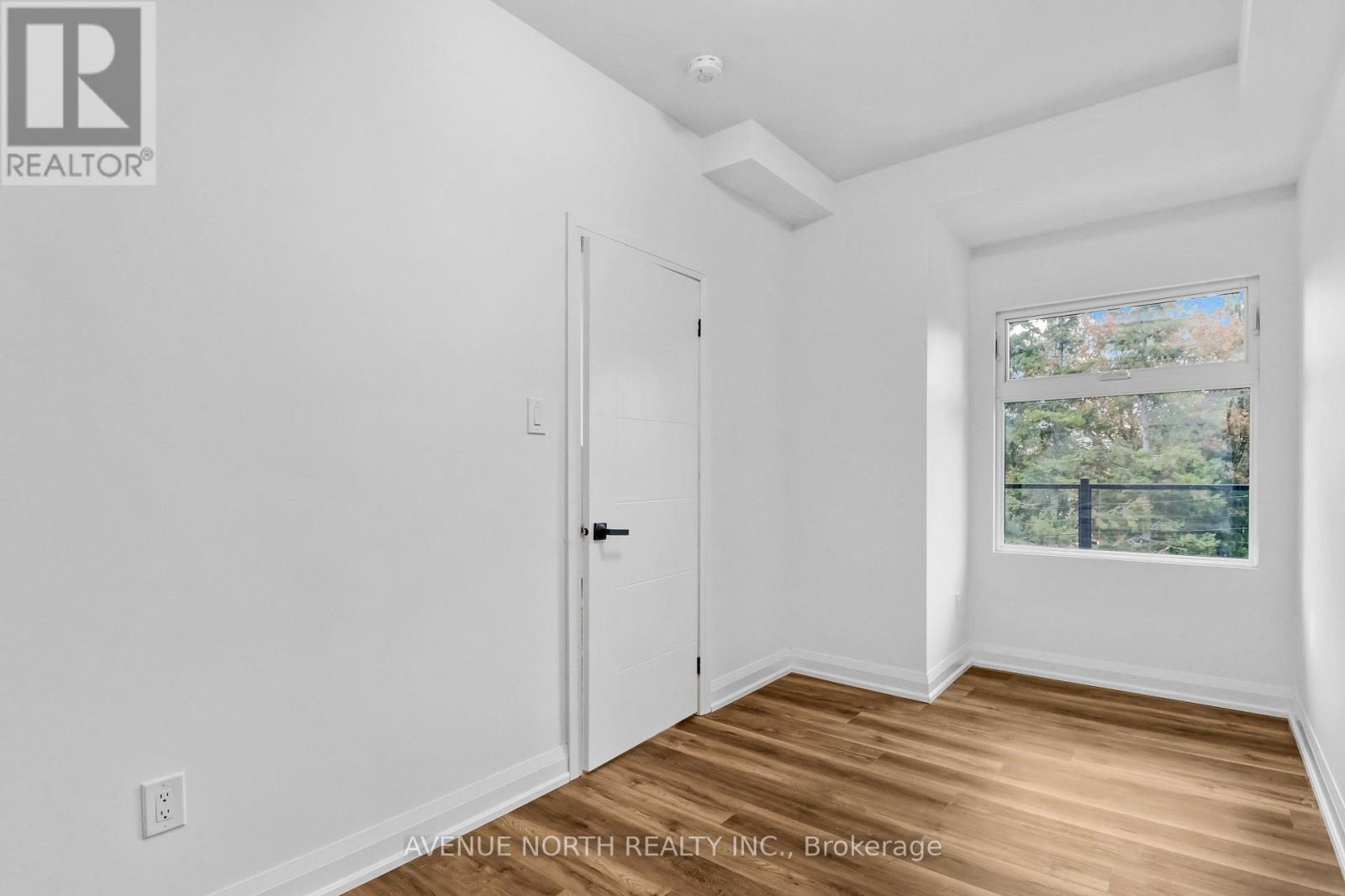 204 - 436 Athlone Avenue Property Photo 5