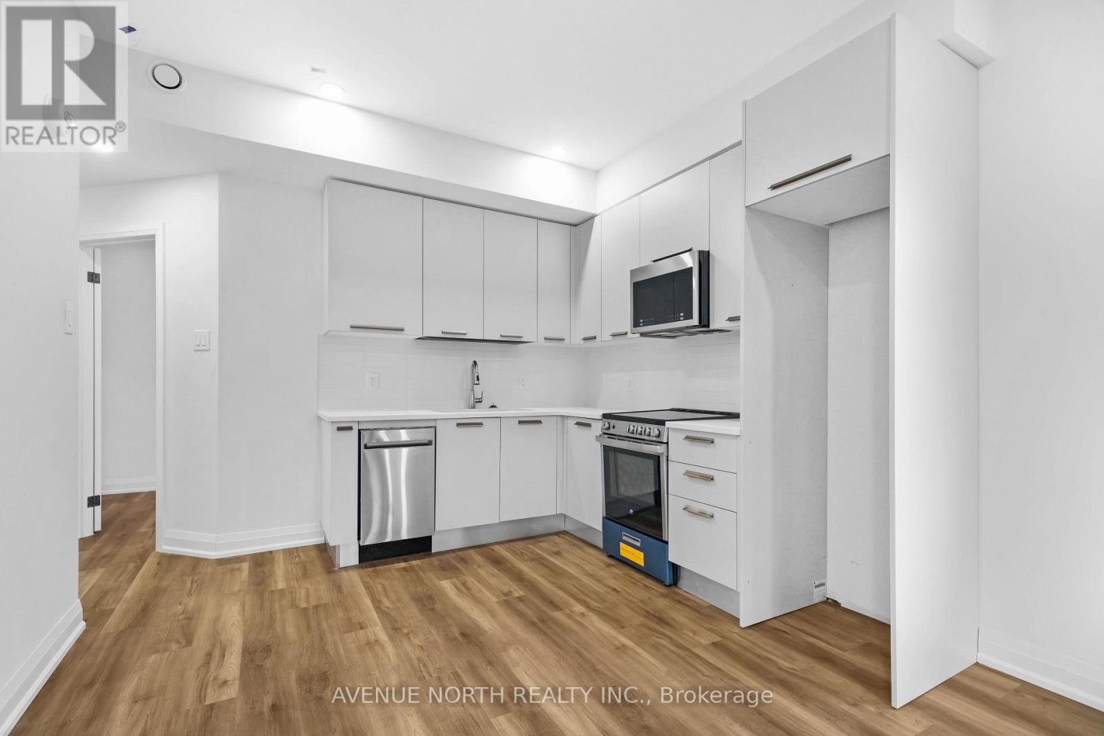 203 - 436 Athlone Avenue Property Photo 3