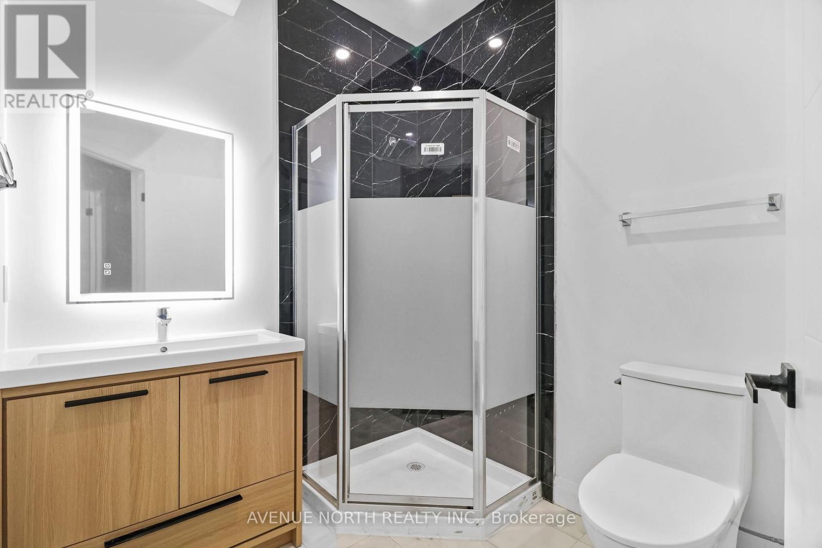 203 - 436 Athlone Avenue Property Photo 4