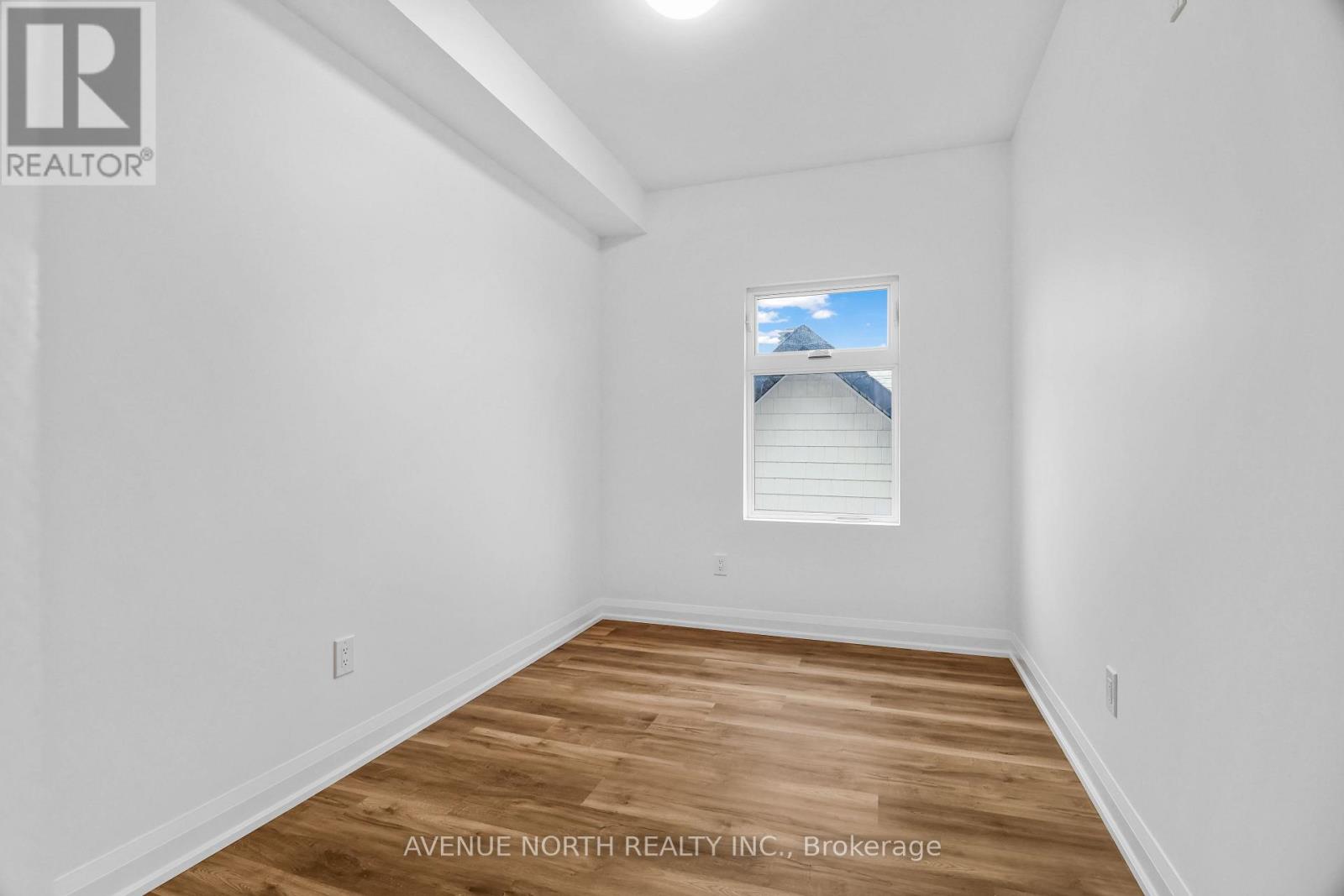 203 - 436 Athlone Avenue Property Photo 6