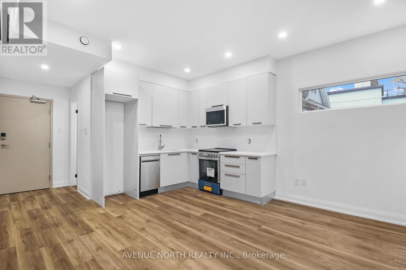 201 - 436 Athlone Avenue Property Photo 3
