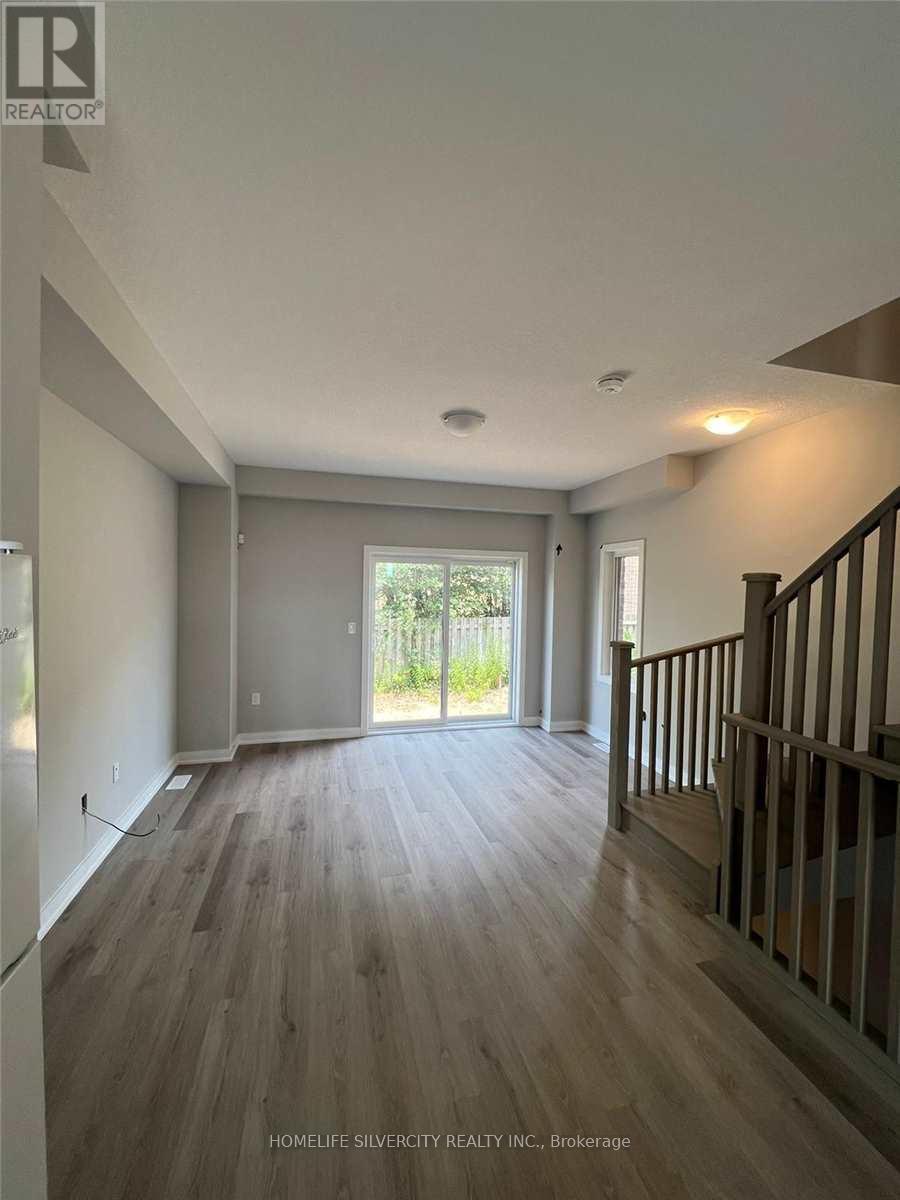 6 - 527 Shaver Road Property Photo 6