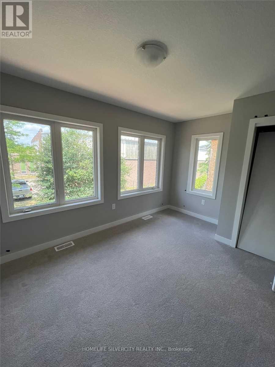 6 - 527 Shaver Road Property Photo 8