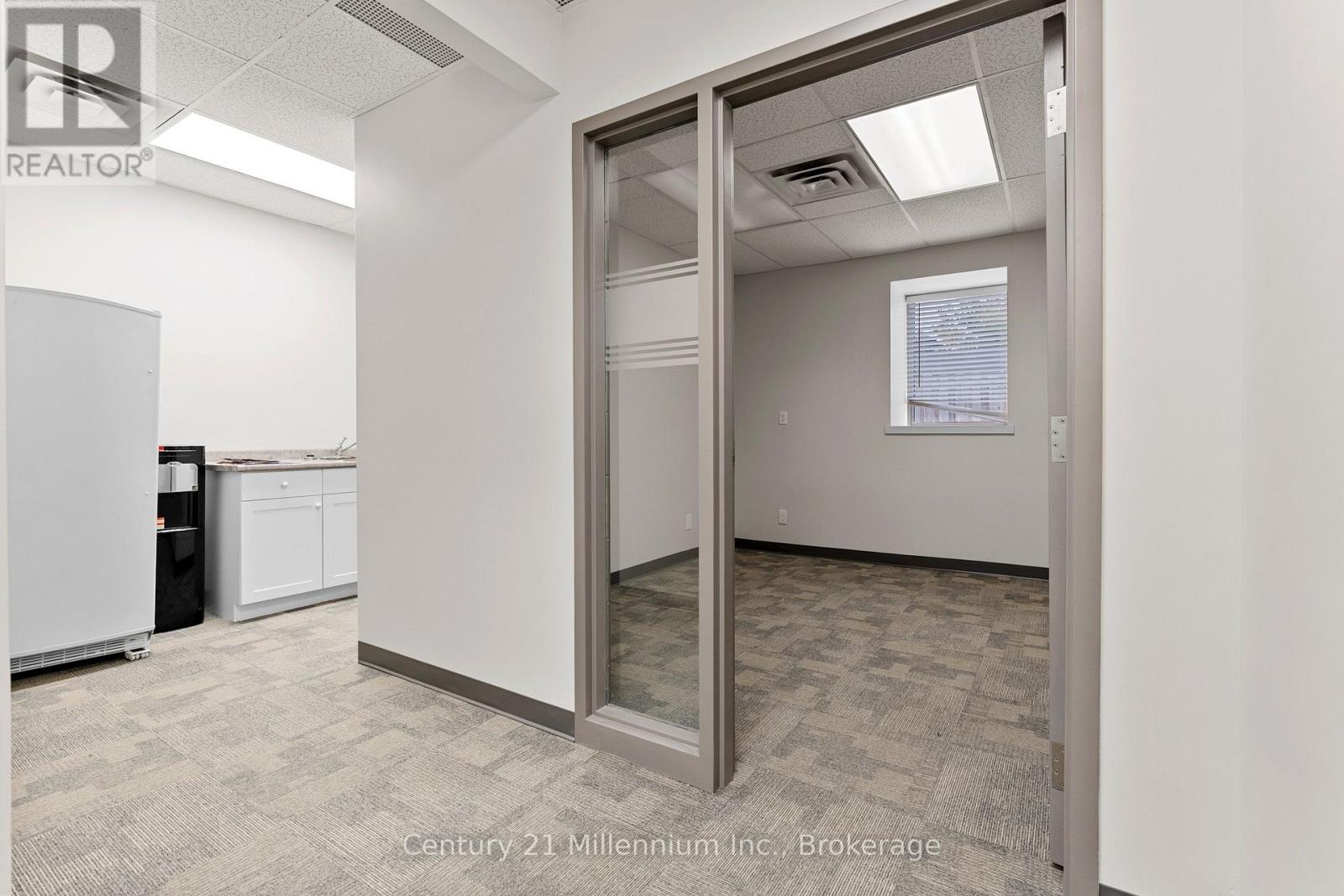 Unit 107 - 345 8th Street E Property Photo 10