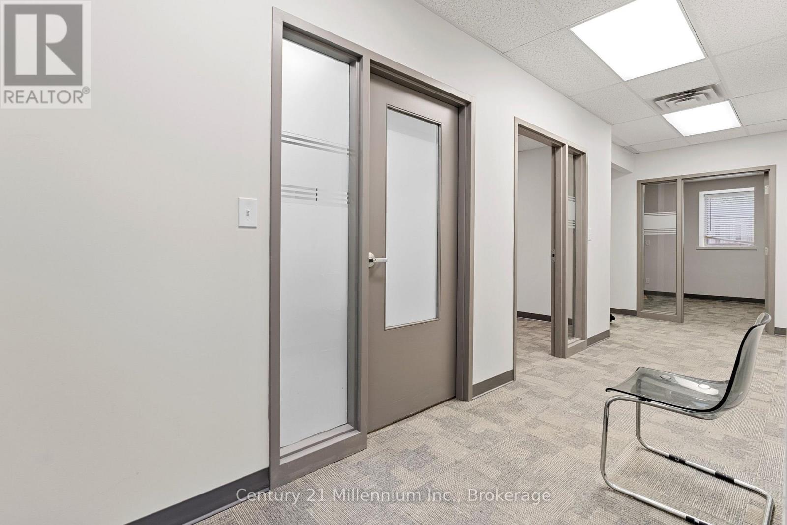 Unit 107 - 345 8th Street E Property Photo 11