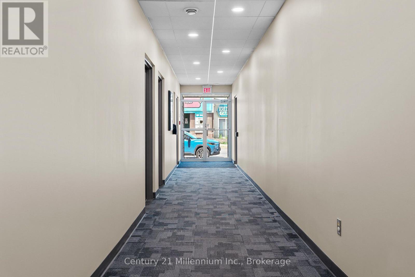 Unit 107 - 345 8th Street E Property Photo 15