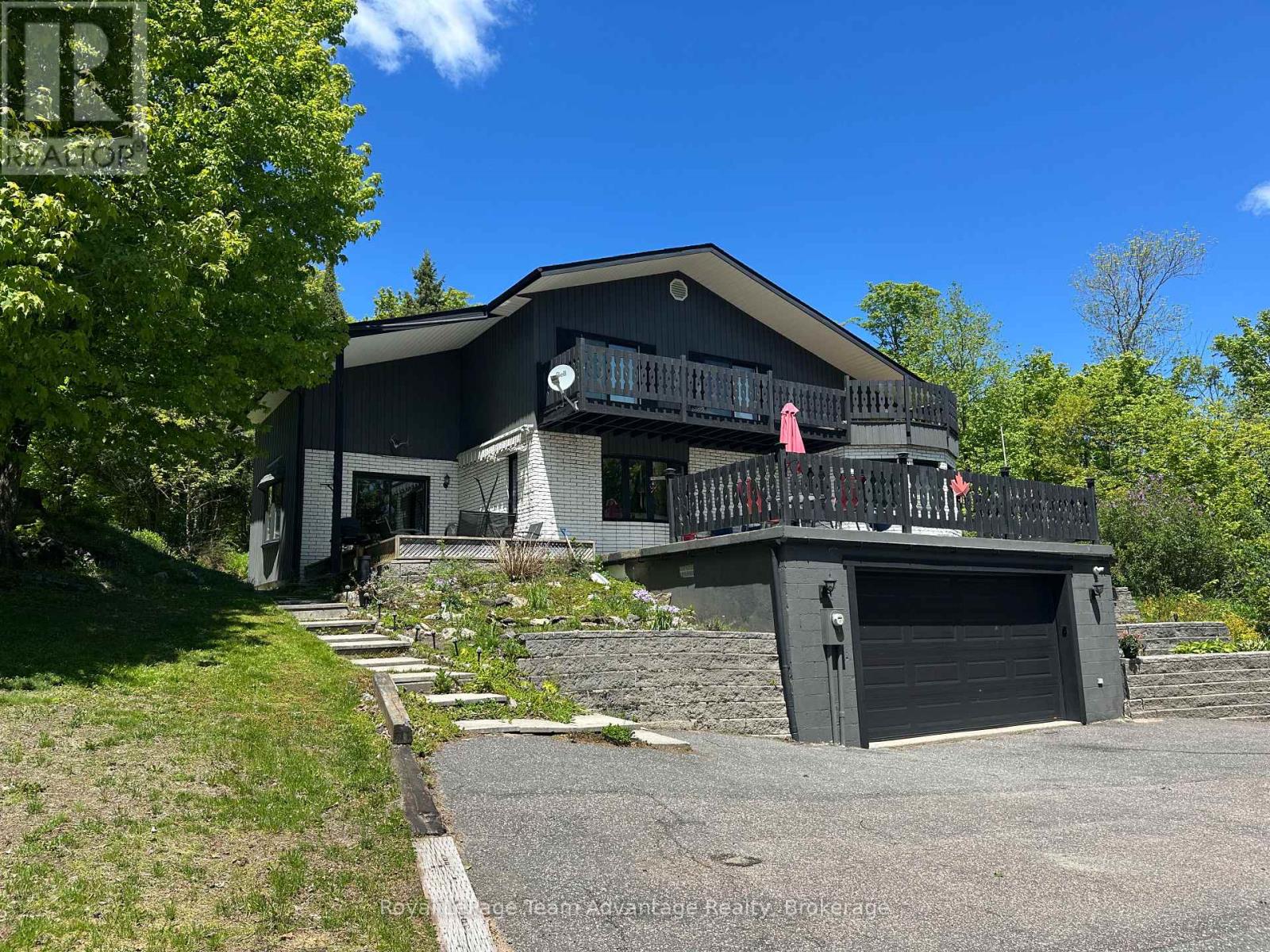 12 Taylor Crescent Property Photo 2