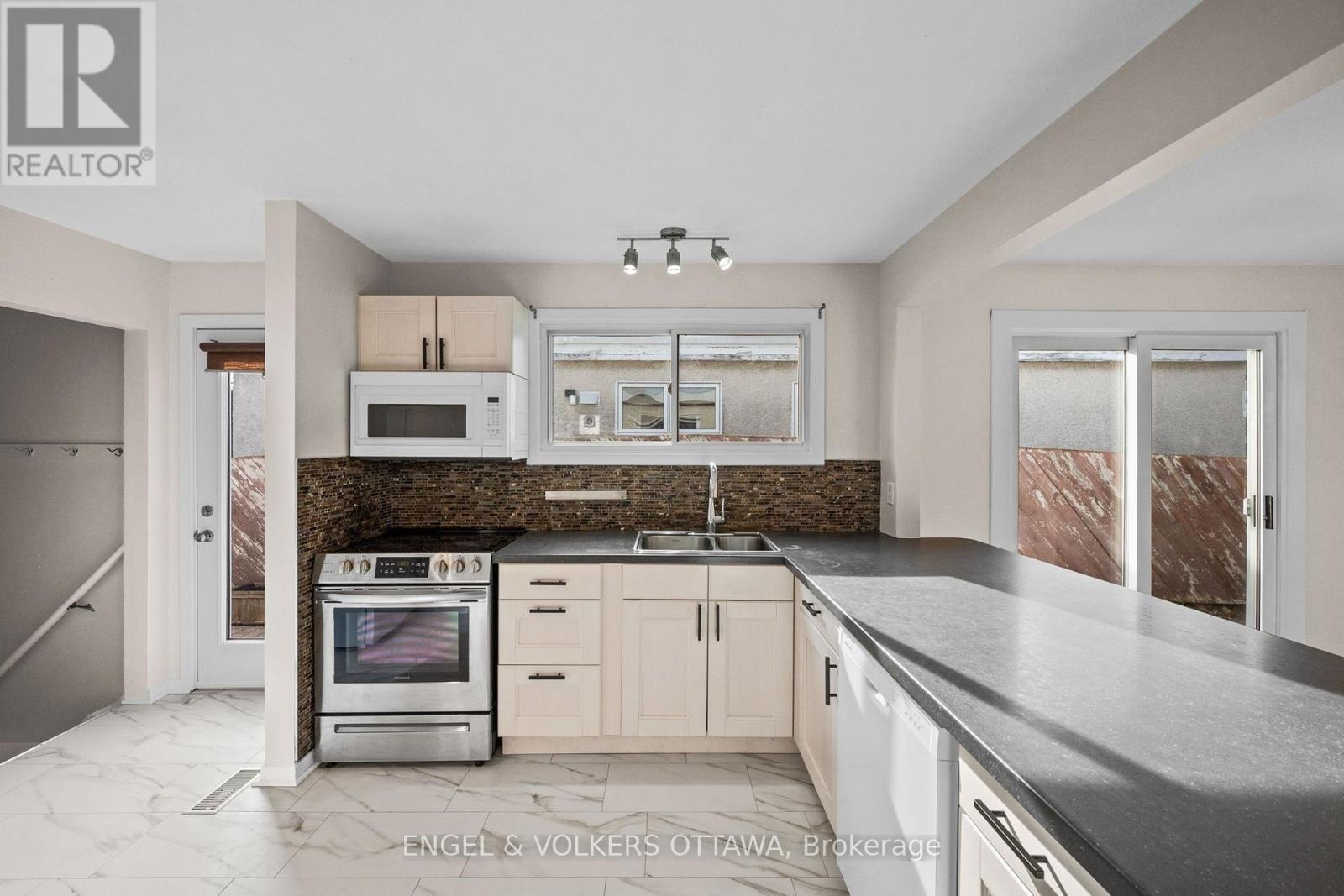 50 Solva Drive Property Photo 14