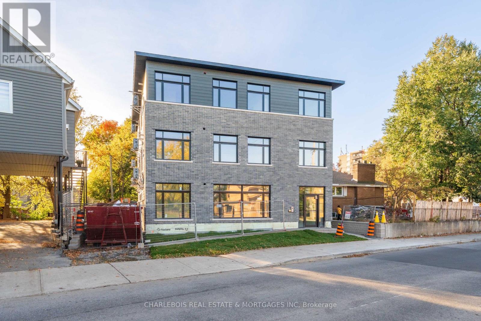 C - 830 ST LAURENT BOULEVARD Property Photo 1