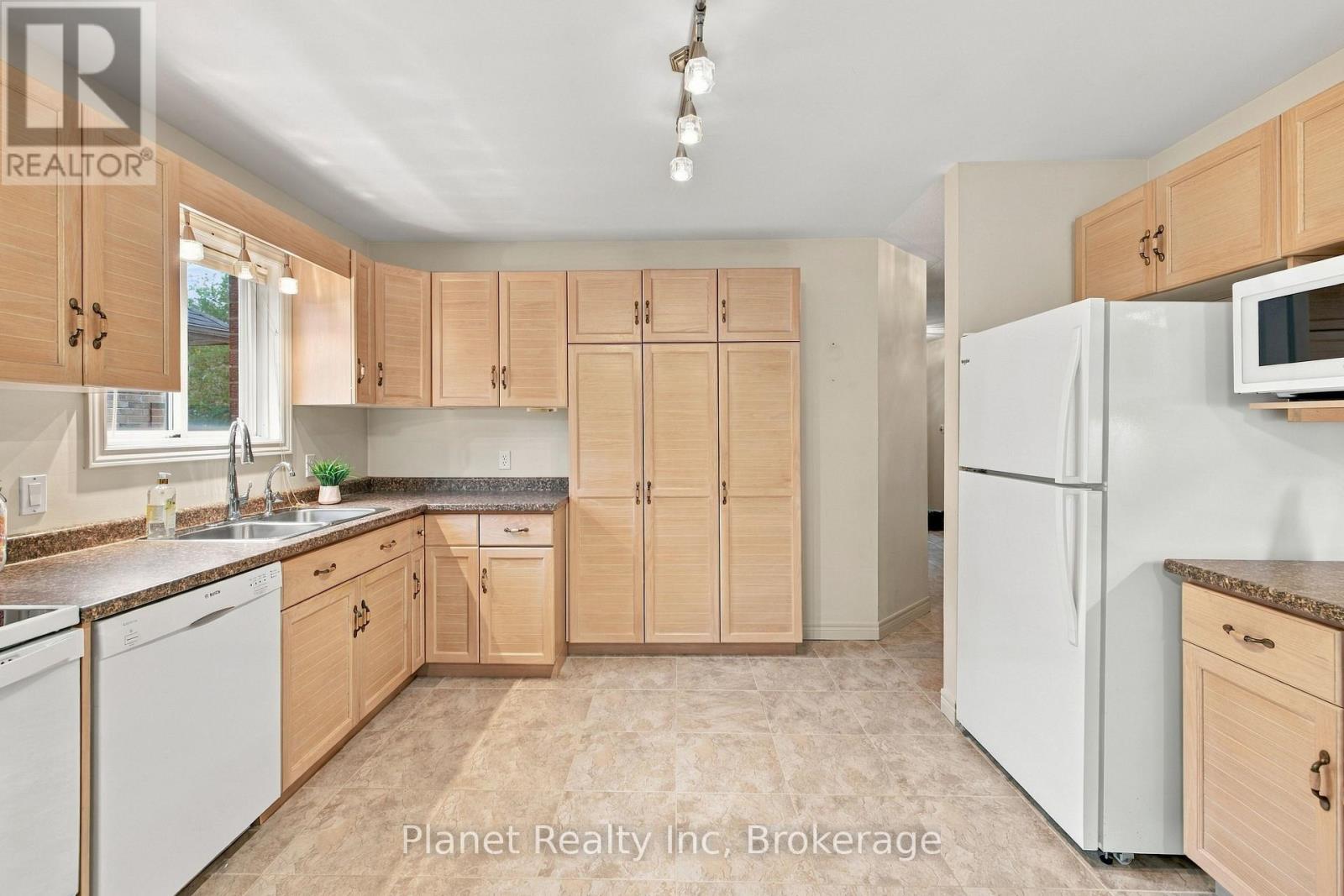 4 Ashcroft Court Property Photo 6