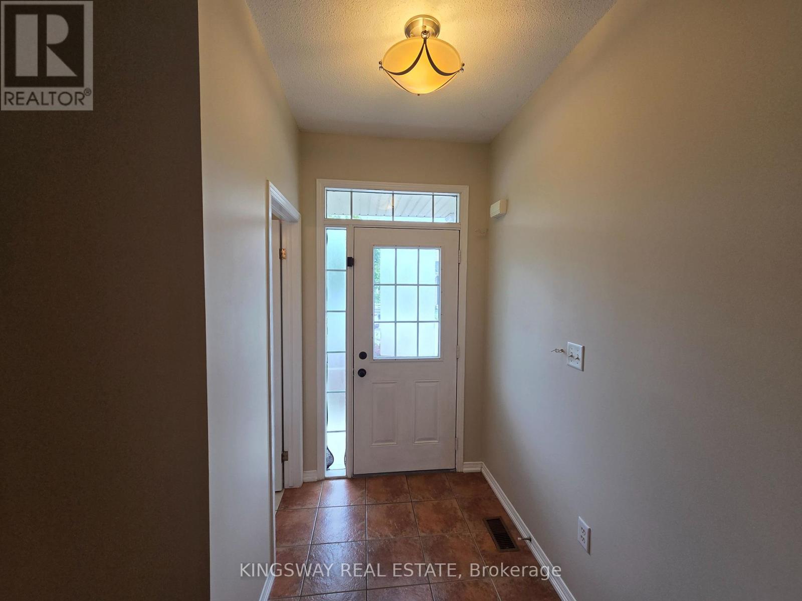 28 Tidemore Heights Property Photo 3