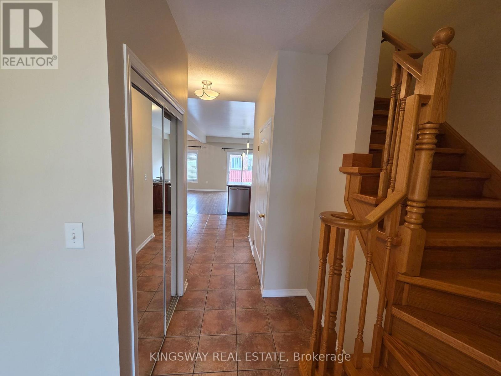 28 Tidemore Heights Property Photo 4