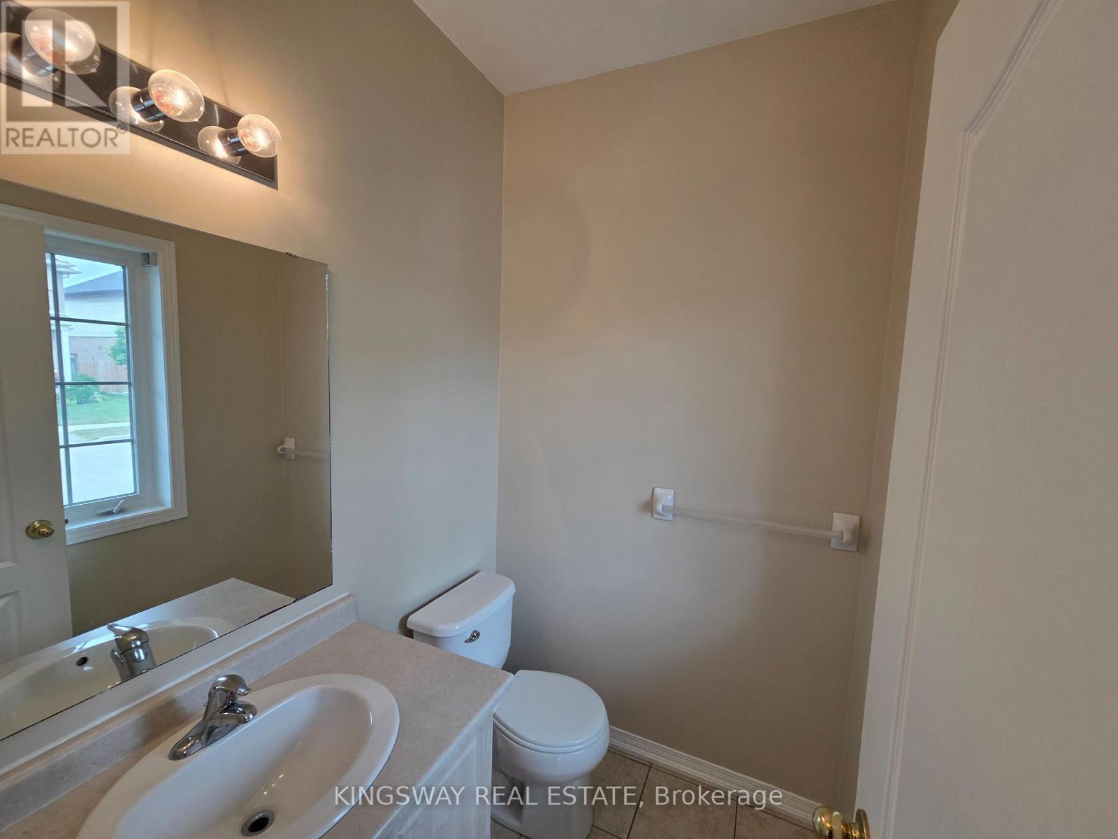 28 Tidemore Heights Property Photo 15