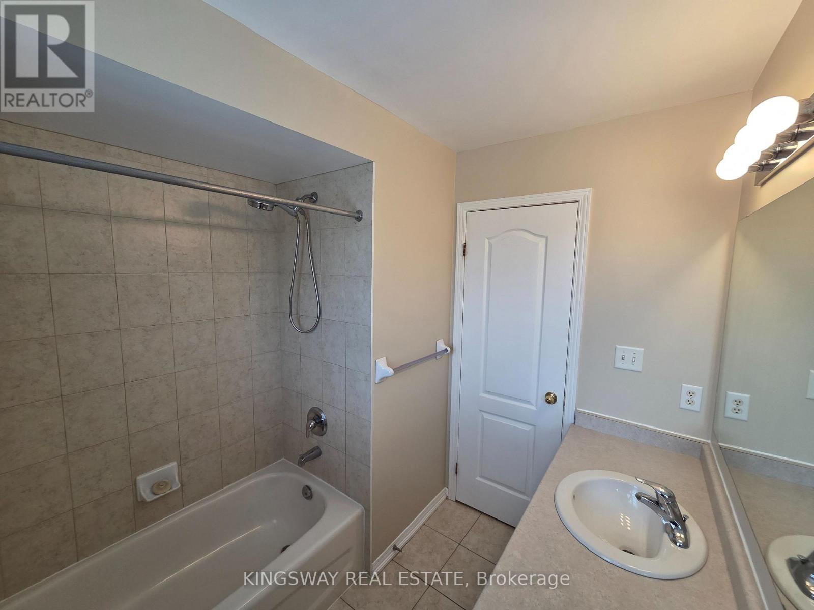 28 Tidemore Heights Property Photo 19