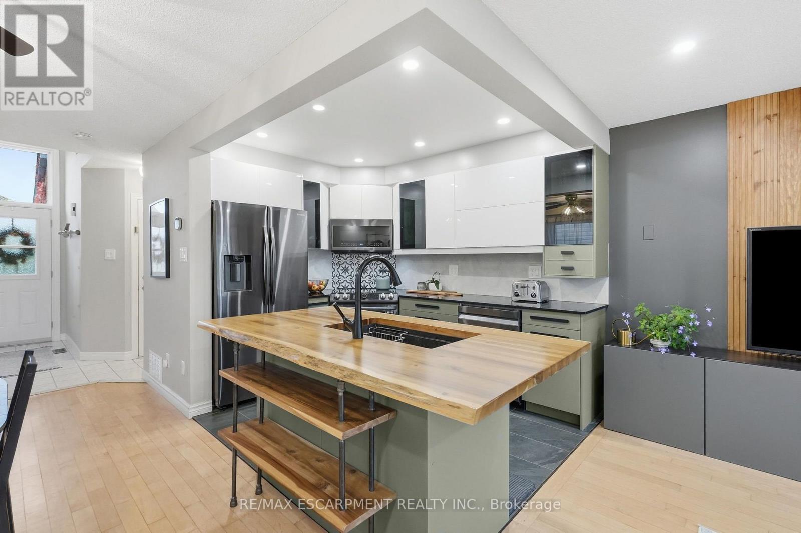 42 Kildonan Crescent Property Photo 6