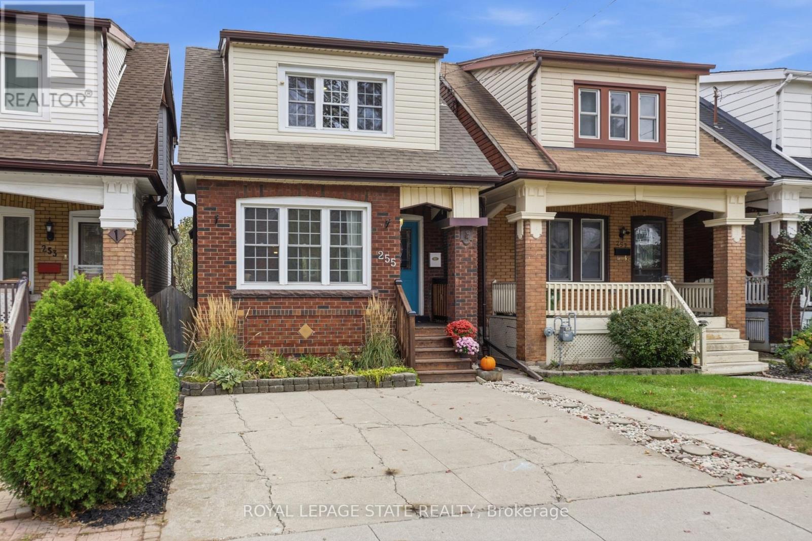 255 Ottawa Street S Property Photo 4