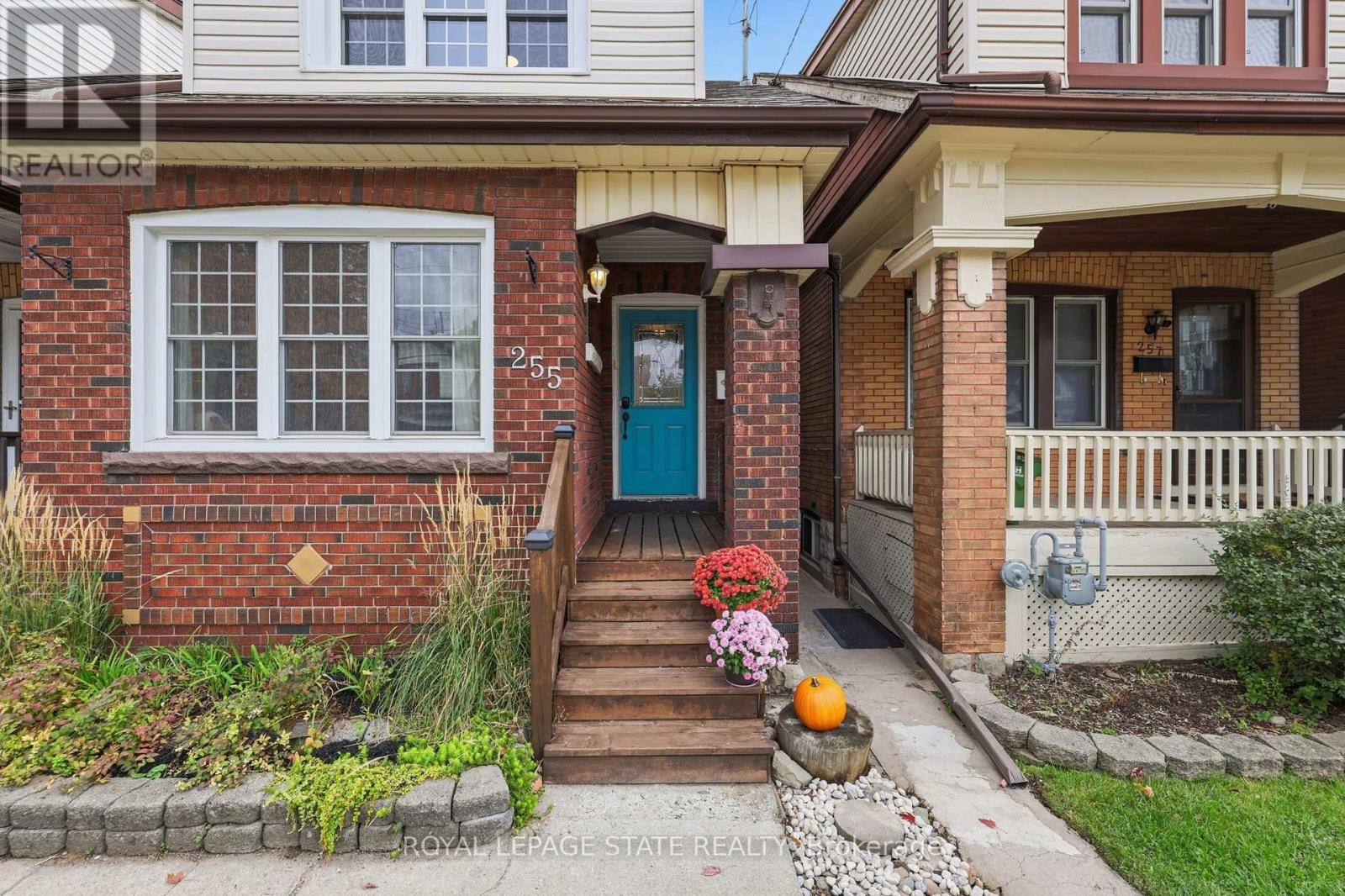 255 Ottawa Street S Property Photo 5