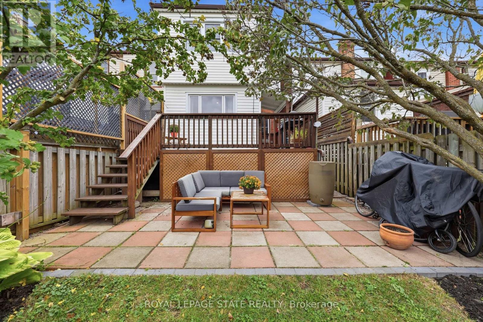 255 Ottawa Street S Property Photo 32
