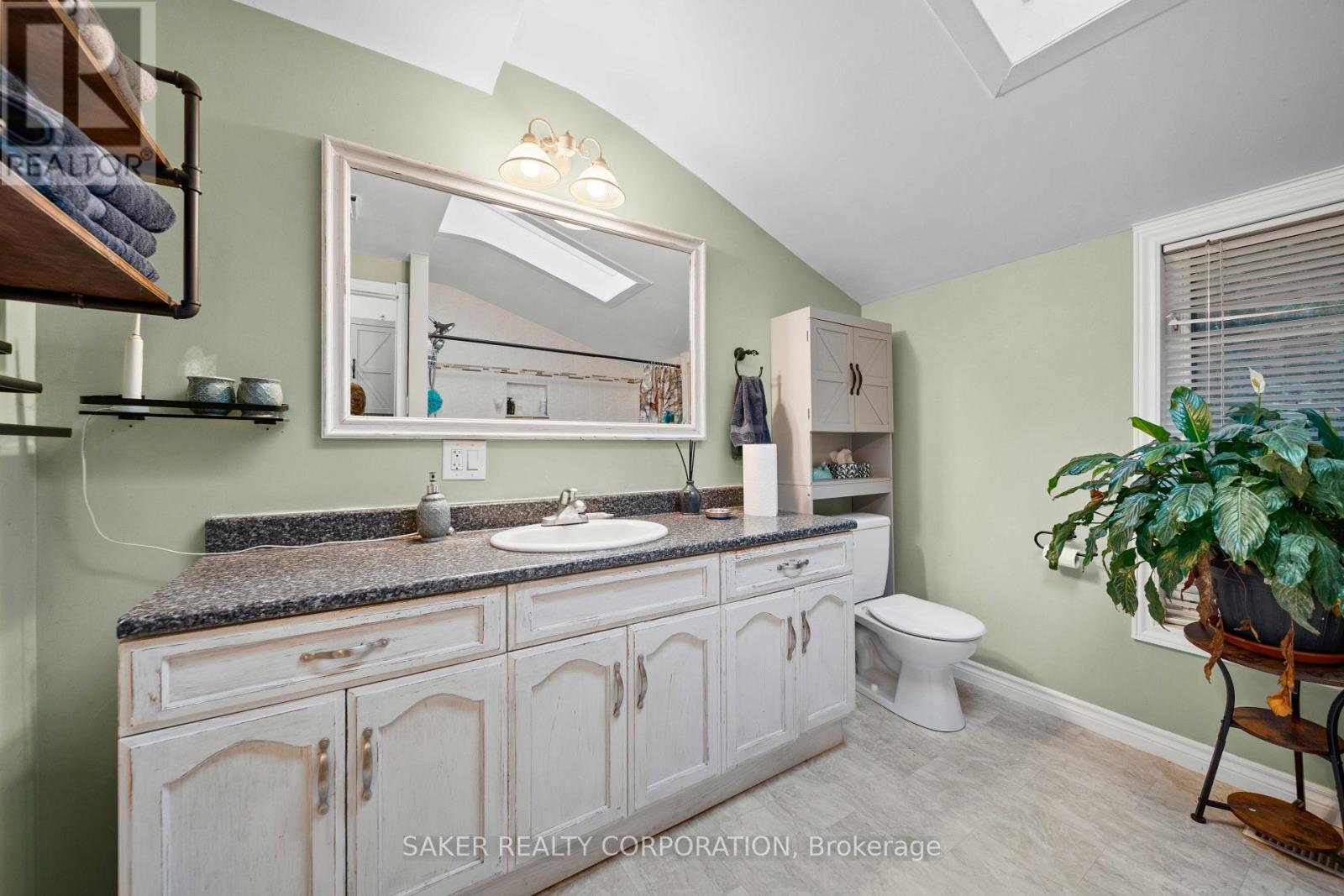 119 Clarence Street Property Photo 12