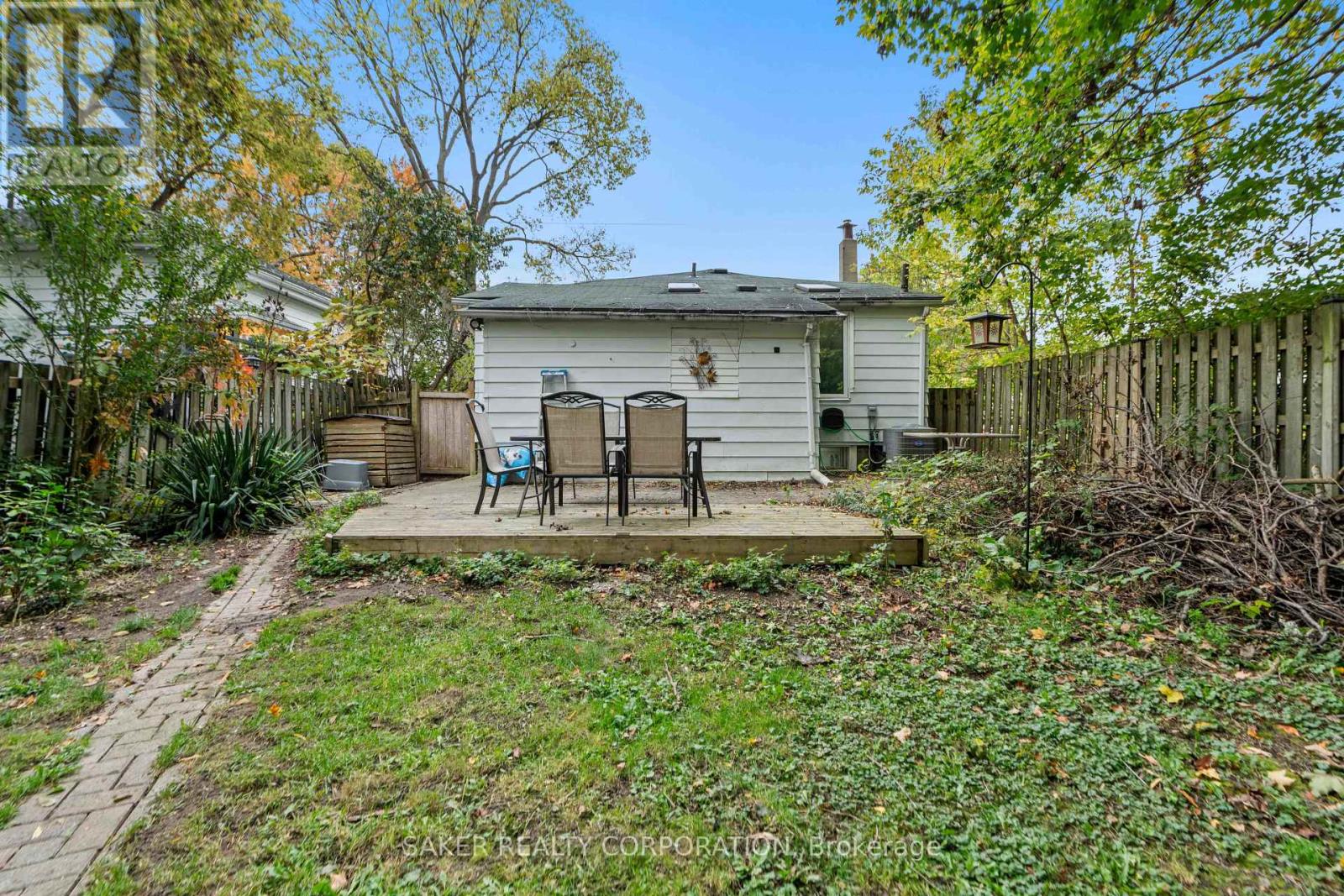 119 Clarence Street Property Photo 31