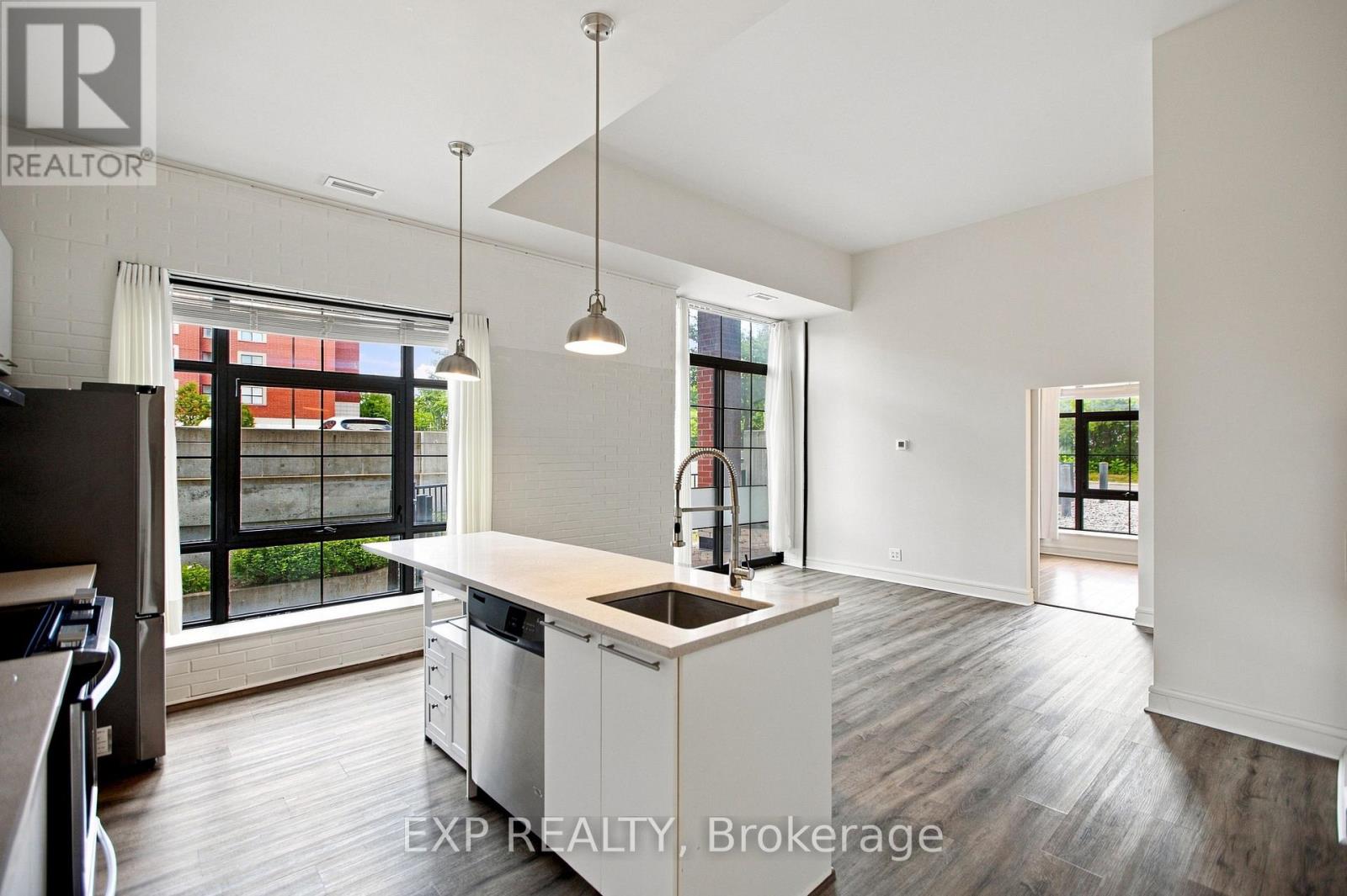 109 - 555 Anand Private Property Photo 11